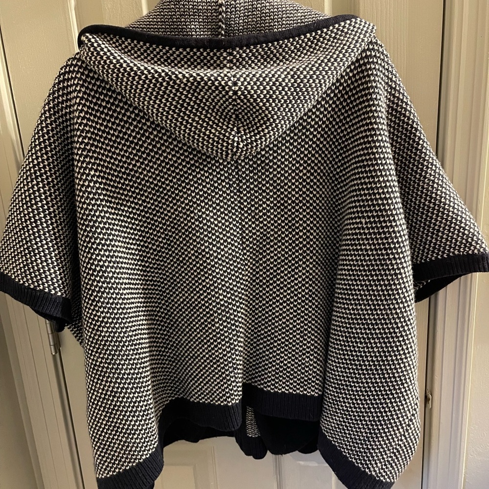 Wallace sweater 100% merino wool. Xs/s. Zipper. Pockets hood.